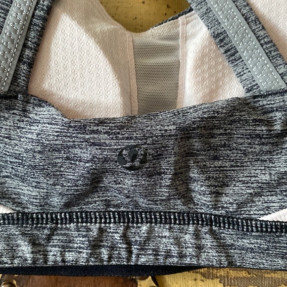 🍋 LULULEMON PINK STRETCH WORKOUT SPORTS BRA TOP CROP TOP 6 - Picture 5 of 11